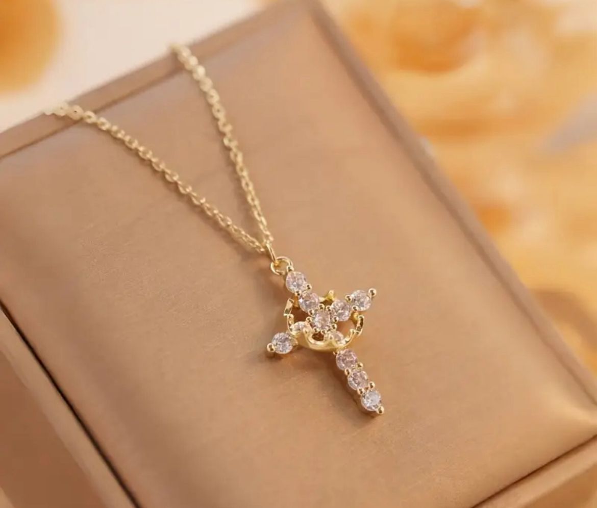 CROWNED BY FAITH CHAIN
